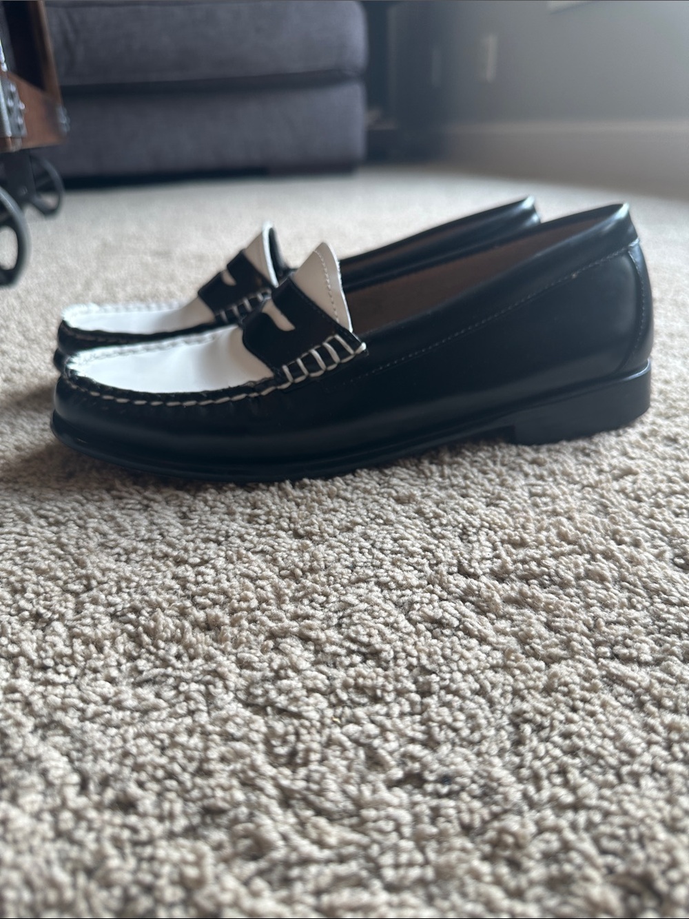 The original Penny loafer! Class black and white color block. Size 9. - Picture 7 of 8